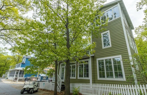 Michigan City Casa | Ideal Family Getaway Home! 2bed 2bath sleeps 6, carrito de golf incluido!
