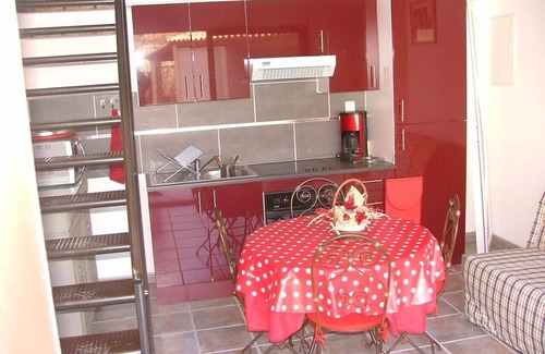 Velleron Cabaña | IDEAL para una estancia en pareja o familia / piscina climatizada / CLIM / NEAR LUBERON