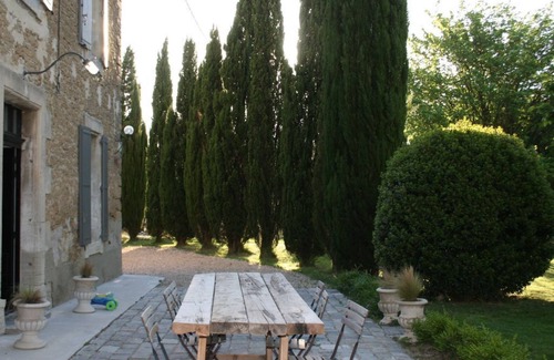 Entraigues-sur-la-Sorgue Casa | Ideal for Avignon festival Magnificent Mas with swimming pool and jacuzzi
