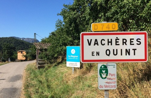 Vacheres-en-Quint Casa | Ideal for families or friends, quiet accommodation in a basket-making workshop!