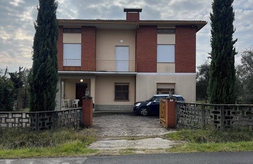 Tuoro sul Trasimeno Casa | Ideal for a family, 2 minutes by car from Lake Trasimeno.