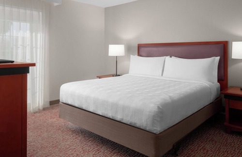 The East Side Hotel | Ideal Group Retreat – Two 1BR Suites w/ Kitchen & Living Area