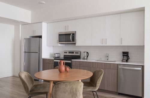 Hayward Apartamento | Ideal Hayward 1BR w/ Pet Spa & EV Charging Stations, by Blueground