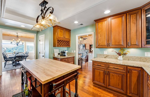 Crestline Casa | Ideal lakeview getaway with furnished deck, gas grill, & full kitchen