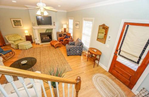Port Royal Casa | Ideal Location! Perfect for Graduations and Lowcountry Getaways!