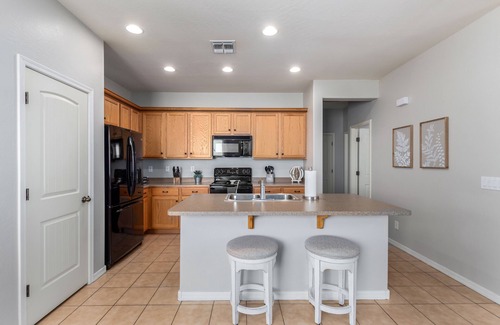 Power Ranch Casa | IDEAL LOCATION Siding a Park and Near Community Pools & Golf Course!