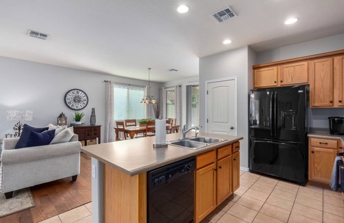 Power Ranch Casa | IDEAL LOCATION Siding a Park and Near Community Pools & Golf Course!