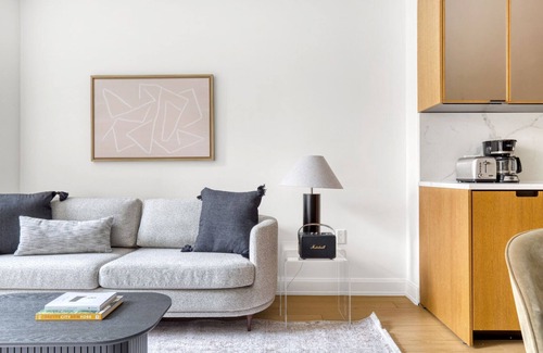 Sutton Place Apartamento | Ideal Midtown East 2BR w/ Elevator, Doorman & Gym, near UN, by Blueground