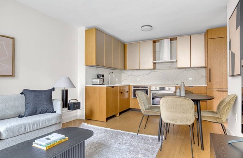 Sutton Place Apartamento | Ideal Midtown East 2BR w/ Elevator, Doorman & Gym, near UN, by Blueground
