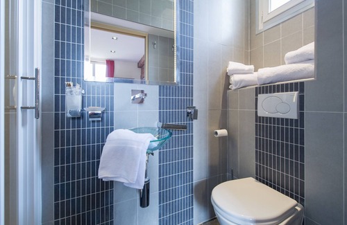 Riou - Petit Juas - Av de Grasse Hotel | Idéal Séjour Cannes, Stylish Boutique Hotel with quiet garden