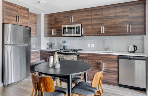 Civic Center Apartamento | Ideal Soma 1BR w/ Basketball & Gym, nr Transport, by Blueground
