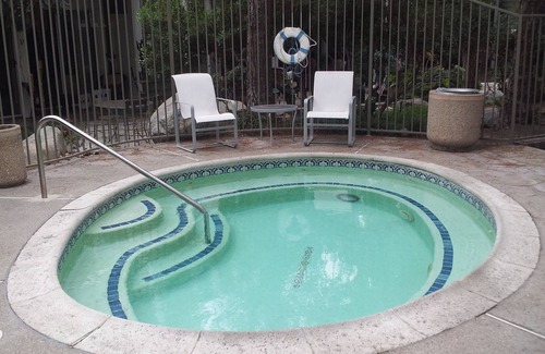 Costa Mesa Condominio | Ideal céntrico condominio ubicado en el área metropolitana de la Costa Sur