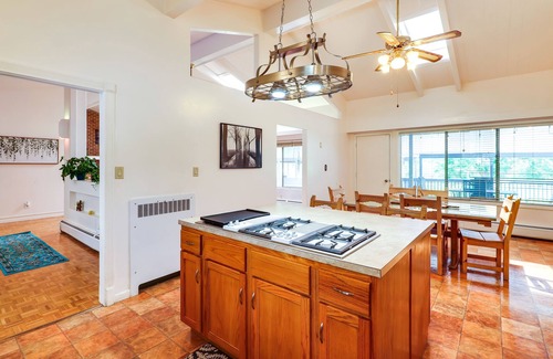 Southeast Colorado Springs Casa | Ideally located home overlooking mountain & golf views - two primary bedrooms