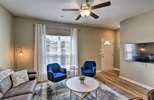 Tallahassee Apartamento | Ideally Located and Elegant Condo with Balcony!