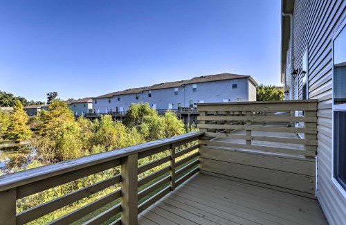 Tallahassee Apartamento | Ideally Located and Elegant Condo with Balcony!