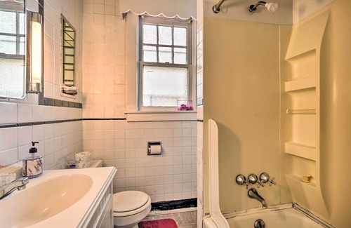 Hagerstown Apartamento | Ideally Located Apt w/ Balcony: Pet Friendly!