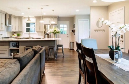 South Lamar Casa | Ideally Located Austin Bungalow - mins from restaurants, parks, & entertainment