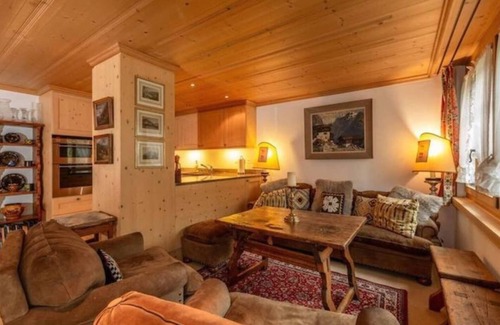 Saanen Apartamento | Piso de planta baja idealmente ubicado en el centro de Saanen