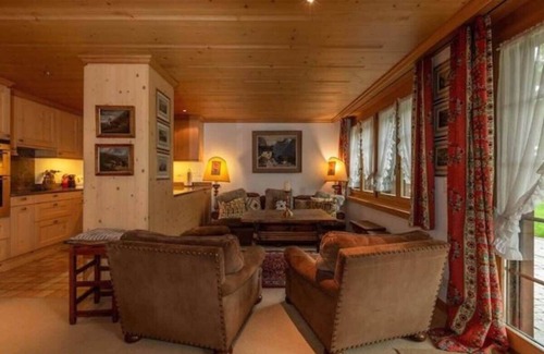 Saanen Apartamento | Piso de planta baja idealmente ubicado en el centro de Saanen