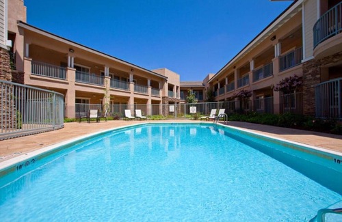 Bonita Casa | Ideally situated just outside of Los Angeles!!