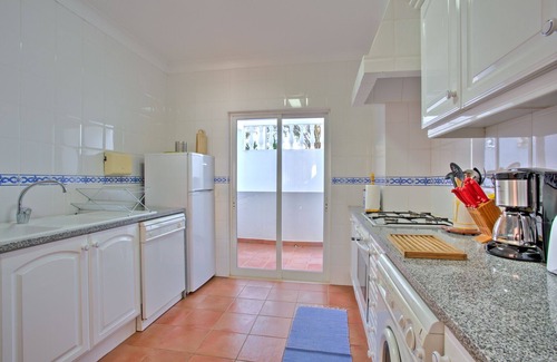 Meia Praia Apartamento | Idealmente Situado Para Desfrutar da Maravilhosa Praia de Extenso Areal