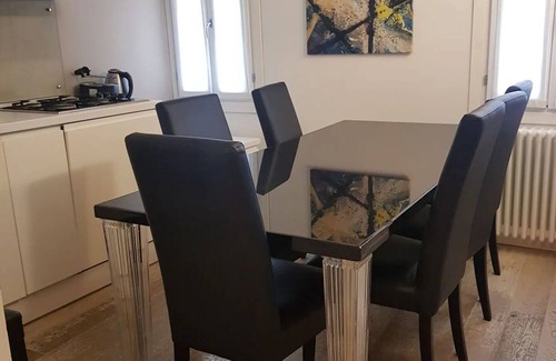 San Polo Casa | Idealy located-4 bedroom, Tri-Level Residence in Venice