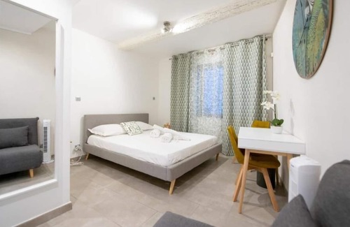 Gambetta Apartamento | Palisade A: · FARNIENTE Suite y jardín en la ciudad + Aire acondicionado + Garaje