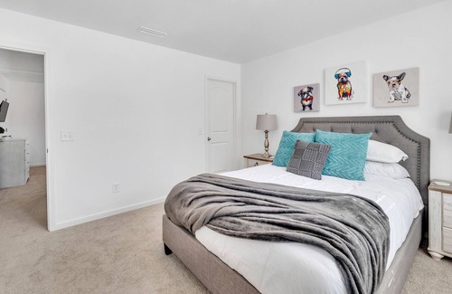 Charlotte Casa | Idlewild South Spacious~ 4BR + 6 Min drive Uptown