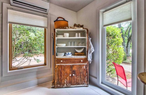 Matthews Apartamento | Idlewild Studio: Scandinavian studio just 20min to uptown