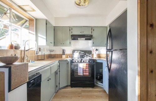 Idyllwild Casa | Idy Hideaway: Picturesque Mountain Cabin in Perfect Location