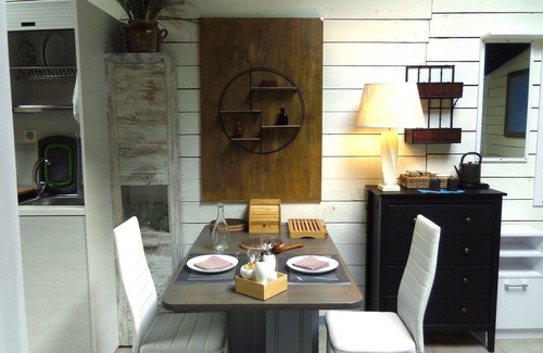 Sainte-Colombe-sur-lHers Casa | Idyllic water-by well equipped studio in Cathar area, private long natural pool