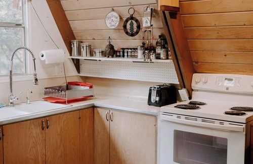 Idyllwild Cabina | ¡Como se ve en Sunset Magazine y en Neiman Marcus Holiday Book!