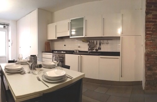 San Terenzo Apartamento | Idyllic air-conditioned apartment with private garden, by the sea
