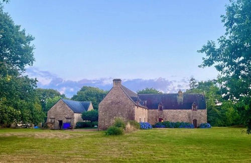 Pluvigner Casa | Idyllic Breton Countryside 5-Bed Farmhouse