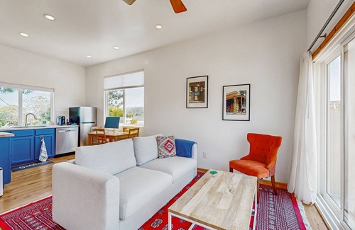 Del Mar Heights Casa | Idyllic Dog Friendly, Coastal Retreat w/Shared Pool - Walk to Beach & Lagoon