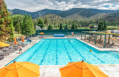 Pine Mountain Club Casa | Idyllic Frazier Park Cabin Views, Pool Table