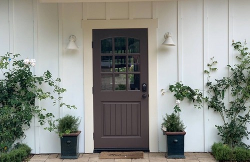 Ojai Cabaña | Idyllic French-Style Guest Cottage with Pool