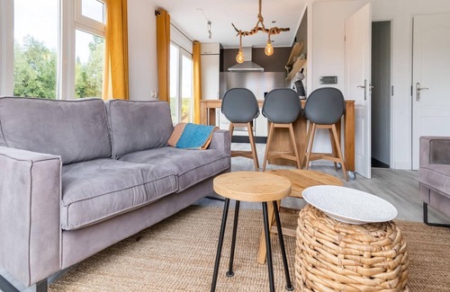 Ooltgensplaat Casa | Idyllic holiday home in Ooltgensplaat on the water