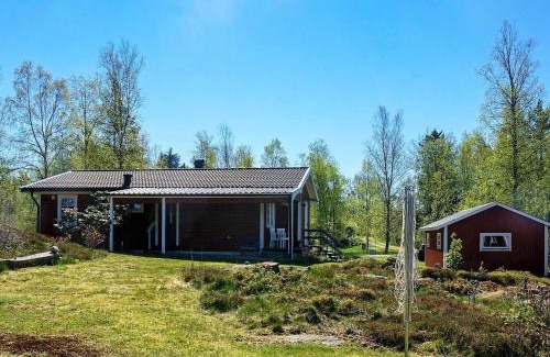 Muberg Casa | Idyllic Lakeside Retreat in Munkedal-By Traum
