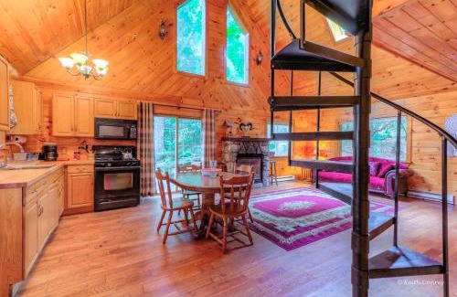 Canadensis Casa | Idyllic Log Cabin Rental with a Porch in the Poconos of Pennsylvania