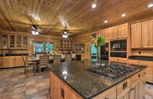 Maurertown Casa | Idyllic Mtn Retreat with Hot Tub Near Shenandoah NP!