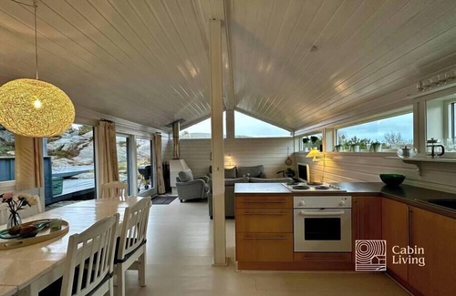Lillesand Casa | Idyllic Sea Cottage on Justøya Island, Lillesand
