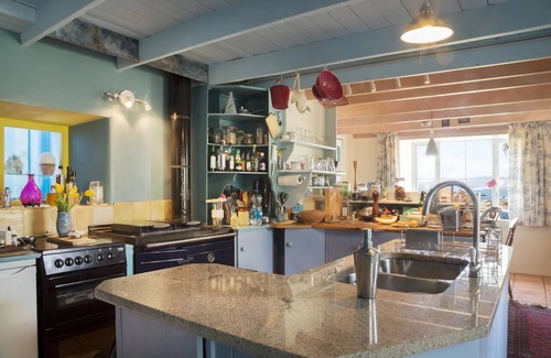 Eyeries Cabaña | Idyllic seaside cottage on Ireland's glorious Wild Atlantic Way.