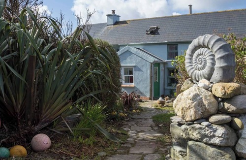 Eyeries Cabaña | Idyllic seaside cottage on Ireland's glorious Wild Atlantic Way.