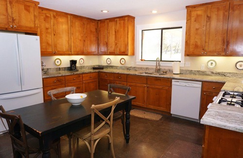 Wimberley Casa | Lugar idílico justo en el Cypress Creek! Cerca del pueblo. ¡Una escapada perfecta!
