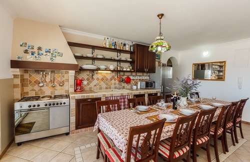 Solin Villa | Villa idílica cerca de Split - Croacia, con piscina, estacionamiento gratuito y vistas impresionantes