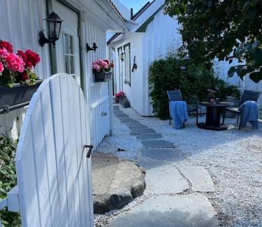 Larvik Apartamento | Idyllisk lite anneks med enestående uteplass