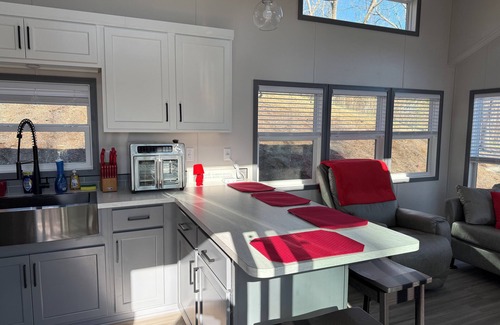 Fries Casa | Wildcat Ridge sits on half an acre with miles of views of the New River