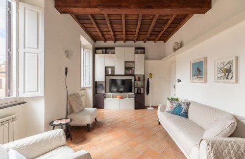 Rione II Trevi Apartamento | iFlat Trevi Charm, Elegant & Comfy Roman Escape