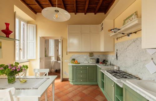 Rione II Trevi Apartamento | iFlat Trevi Charm, Elegant & Comfy Roman Escape
